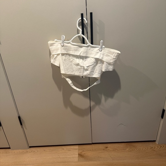 Hello Molly Elegant White Top - Picture 4 of 5